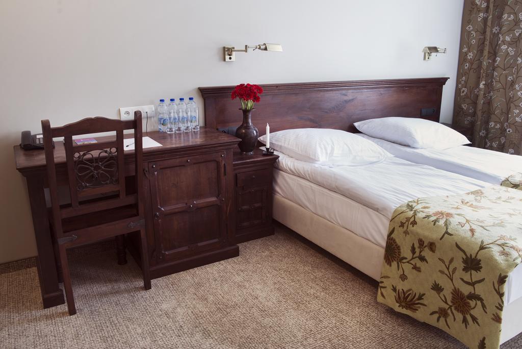 Orient Palace Bielany Wrocławskie Zimmer foto
