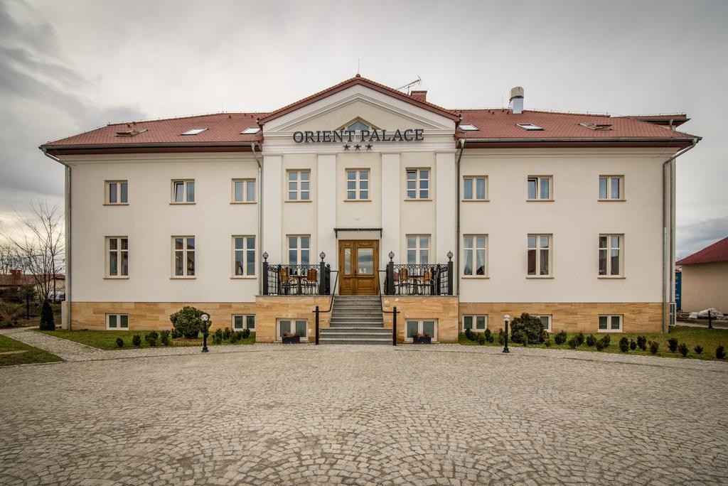 Orient Palace Bielany Wrocławskie Exterior foto